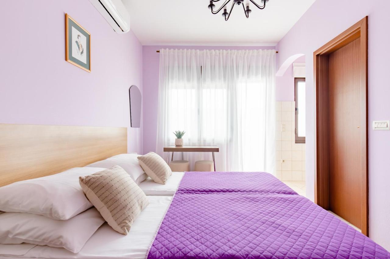 Apartments Mara Kaštela Esterno foto